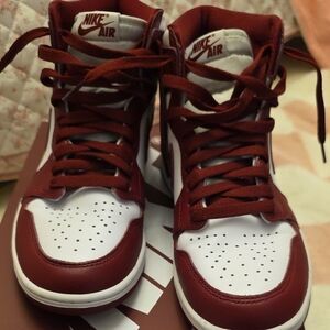 Size 8.5 Men's Nike Air Jordan 1 Retro OG High Artisanal Red